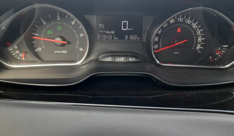 Peugeot 208 full