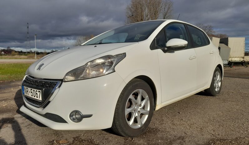 Peugeot 208 full