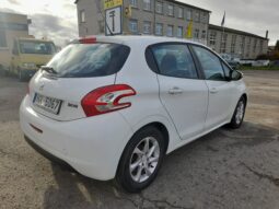 Peugeot 208 full