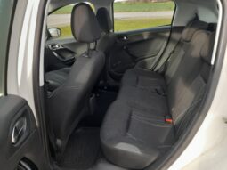 Peugeot 208 full
