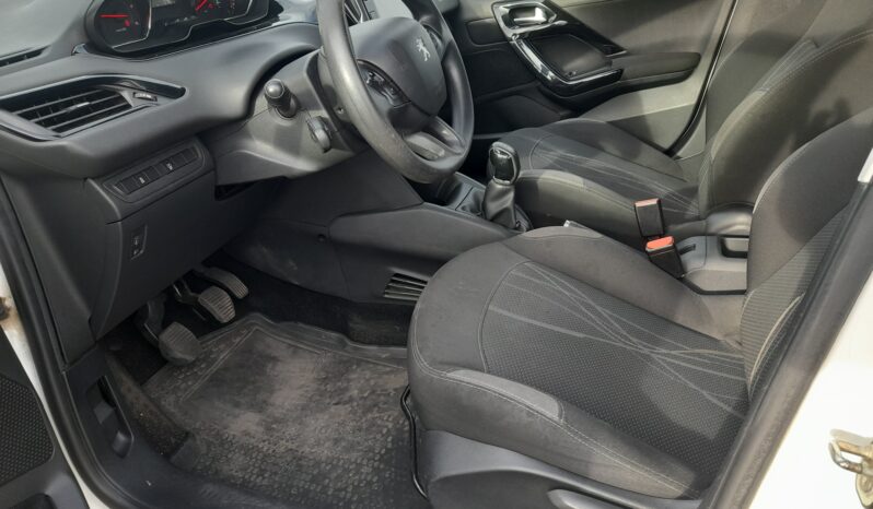 Peugeot 208 full