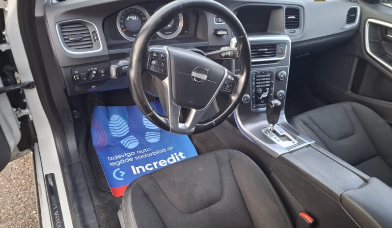 Volvo V60 full
