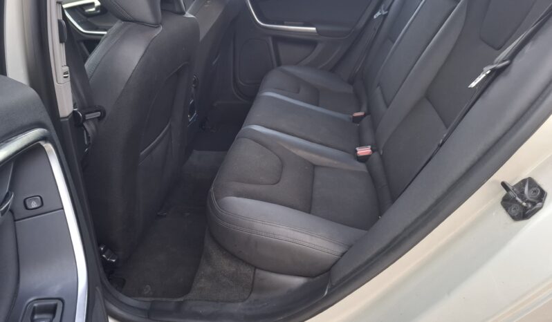 Volvo V60 full