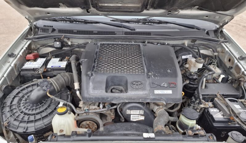 TOYOTA HILUX full