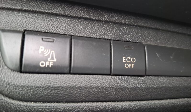 PEUGEOT 2008 1,2 BENZĪNS full