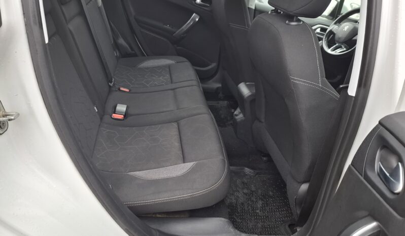 PEUGEOT 2008 1,2 BENZĪNS full