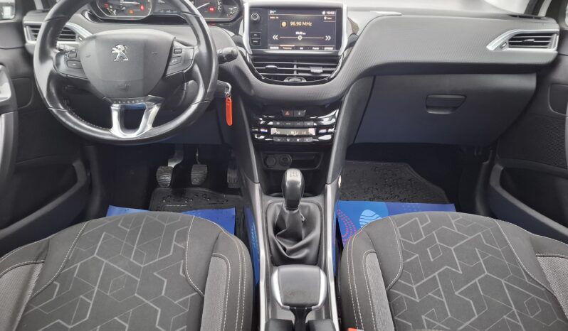 PEUGEOT 2008 1,2 BENZĪNS full