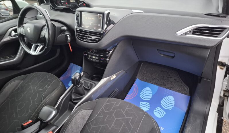 PEUGEOT 2008 1,2 BENZĪNS full