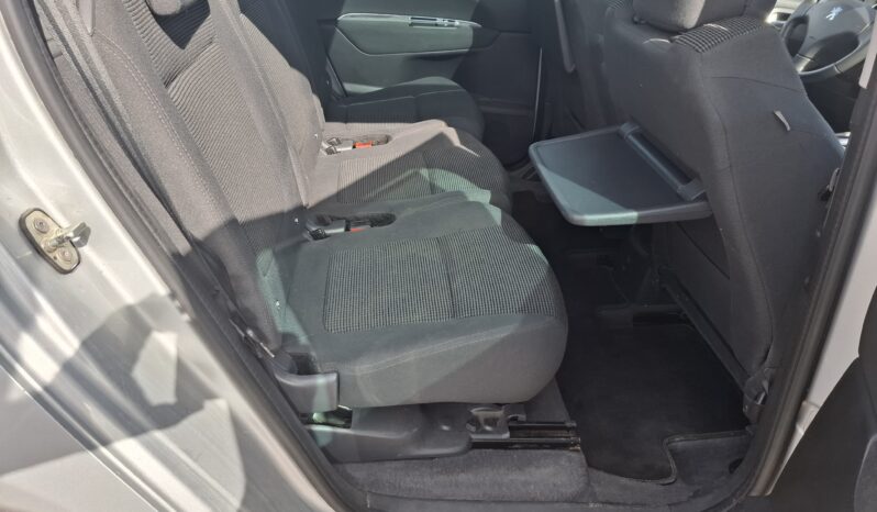 Peugeot 5008 full