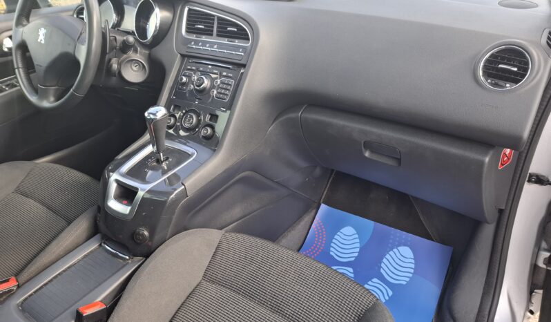 Peugeot 5008 full