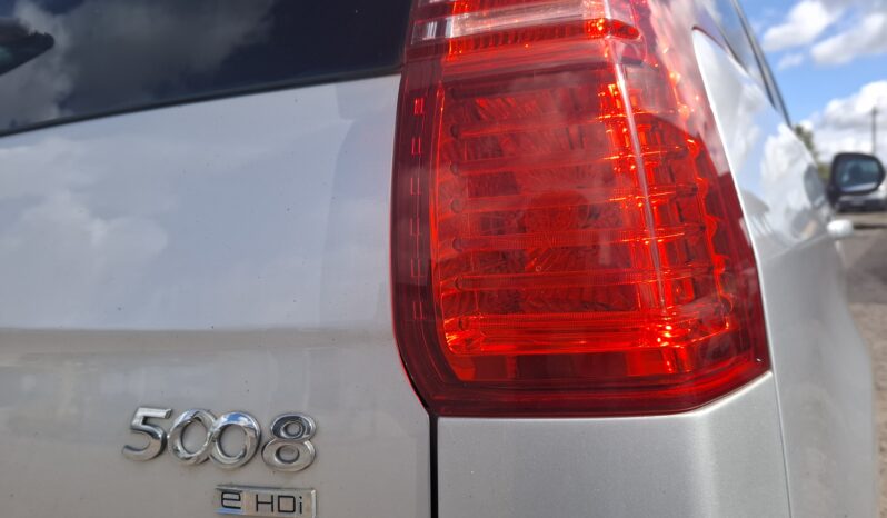 Peugeot 5008 full